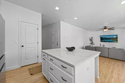 2112 W 3250 S, Syracuse, UT 84075 - Photo 4