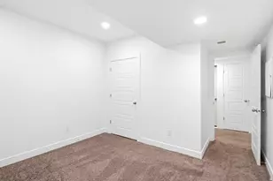 2060 W 900 N, Layton, UT 84041 - Photo 34