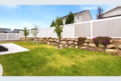 2060 W 900 N, Layton, UT 84041 - Photo 38
