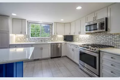 6062 S Fontaine Bleu Dr E, Salt Lake City, UT 84121 - Photo 4