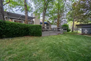 6062 S Fontaine Bleu Dr E, Salt Lake City, UT 84121 - Photo 12