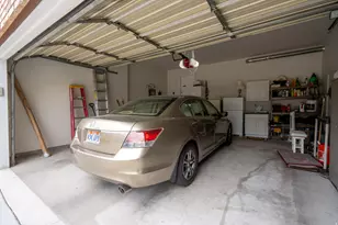 6062 S Fontaine Bleu Dr E, Salt Lake City, UT 84121 - Photo 40