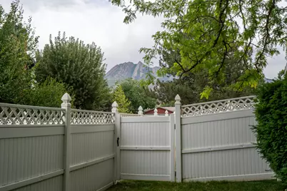 6062 S Fontaine Bleu Dr E, Salt Lake City, UT 84121 - Photo 38