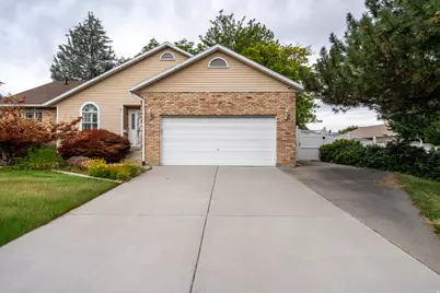 6062 S Fontaine Bleu Dr E, Salt Lake City, UT 84121 - Photo 2