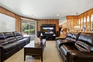 381 Oak Ln, Kaysville, UT 84037 - Photo 2