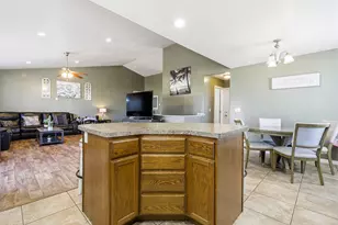 6059 Bayshore Dr, Stansbury Park, UT 84074 - Photo 20