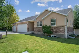 305 N Appleview Dr E, Santaquin, UT 84655 - Photo 1