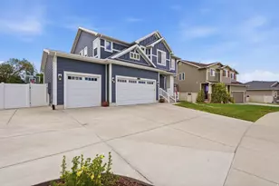 2030 E Foothill Way, Layton, UT 84040 - Photo 2