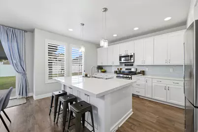 11704 S 2610 W, Riverton, UT 84065 - Photo 14