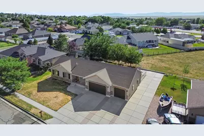2212 S 450 W, Perry, UT 84302 - Photo 2