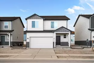 912 E Eden St, Eagle Mountain, UT 84005 - Photo 2