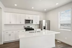 946 E Eden St, Eagle Mountain, UT 84005 - Photo 12
