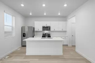 946 E Eden St, Eagle Mountain, UT 84005 - Photo 10