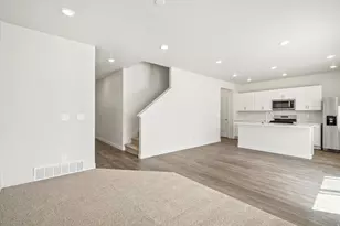 946 E Eden St, Eagle Mountain, UT 84005 - Photo 10