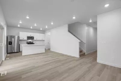 946 E Eden St #1695, Eagle Mountain, UT 84005 - Photo 6