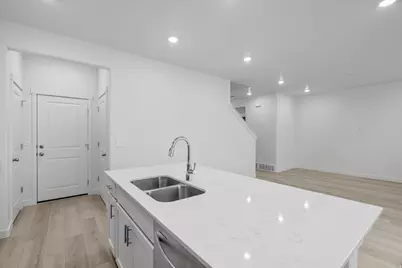 946 E Eden St #1695, Eagle Mountain, UT 84005 - Photo 8