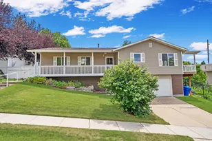 374 E 700 S, Farmington, UT 84025 - Photo 2