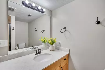 374 E 700 S, Farmington, UT 84025 - Photo 20