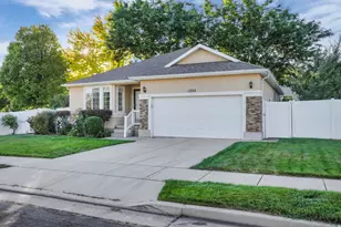 1234 W Oakridge Dr N, Farmington, UT 84025 - Photo 2