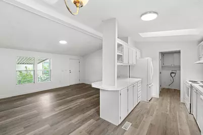 2875 400 W #7, Layton, UT 84041 - Photo 4
