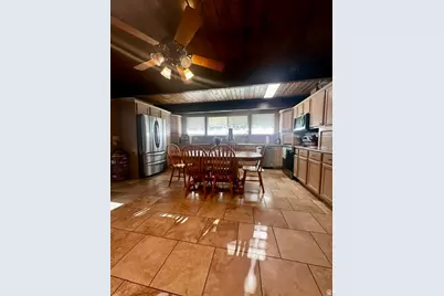 1115 S Canyon Crest Dr E, Bountiful, UT 84010 - Photo 34