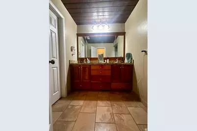 1115 S Canyon Crest Dr E, Bountiful, UT 84010 - Photo 30