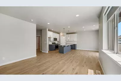 4184 E Sun Crest Dr, Eagle Mountain, UT 84005 - Photo 6
