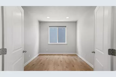 4184 E Sun Crest Dr, Eagle Mountain, UT 84005 - Photo 4