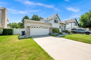 8029 S Angel St E, Sandy, UT 84070 - Photo 16