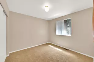 8029 S Angel St E, Sandy, UT 84070 - Photo 8
