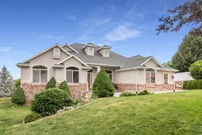943 Lillywood Ln, North Salt Lake, UT 84054 - Photo 2
