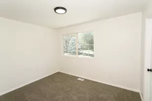 1051 E Sara Ln S, Ogden, UT 84404 - Photo 10
