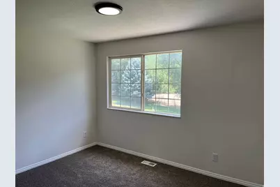 1051 E Sara Ln S, Ogden, UT 84404 - Photo 14