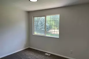 1051 E Sara Ln S, Ogden, UT 84404 - Photo 14