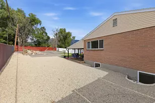 9505 S Garnet Dr E, Sandy, UT 84094 - Photo 44