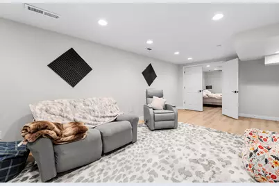 9505 S Garnet Dr E, Sandy, UT 84094 - Photo 26