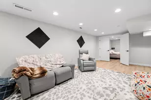 9505 S Garnet Dr E, Sandy, UT 84094 - Photo 26