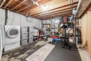 9505 S Garnet Dr E, Sandy, UT 84094 - Photo 36