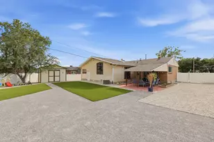 9505 S Garnet Dr E, Sandy, UT 84094 - Photo 44