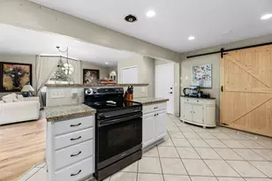 9505 S Garnet Dr E, Sandy, UT 84094 - Photo 4