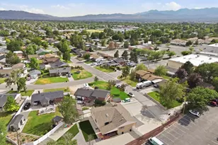 9505 S Garnet Dr E, Sandy, UT 84094 - Photo 38