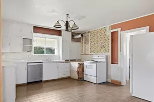 395 N 400 W, Logan, UT 84321 - Photo 6