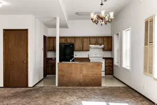 299 W Center St, Logan, UT 84321 - Photo 10