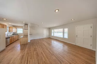 193 S Locust St E, Clearfield, UT 84015 - Photo 4