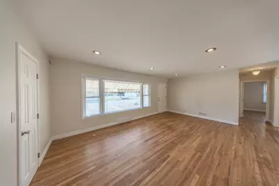 193 S Locust St E, Clearfield, UT 84015 - Photo 6