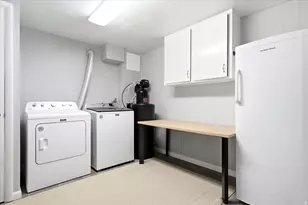 126 E 200 N, Bountiful, UT 84010 - Photo 26