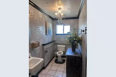 1215 S Main St, Orem, UT 84059 - Photo 14