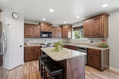 1109 N 3300 W, Layton, UT 84041 - Photo 10