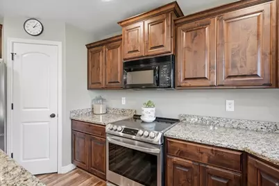 1109 N 3300 W, Layton, UT 84041 - Photo 12