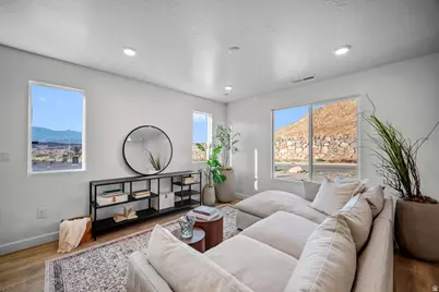 2216 S Wolverine Way, Washington, UT 84780 - Photo 4